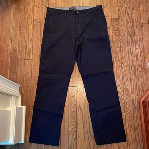 Banana Republic 35/32 Navy Blue Chino